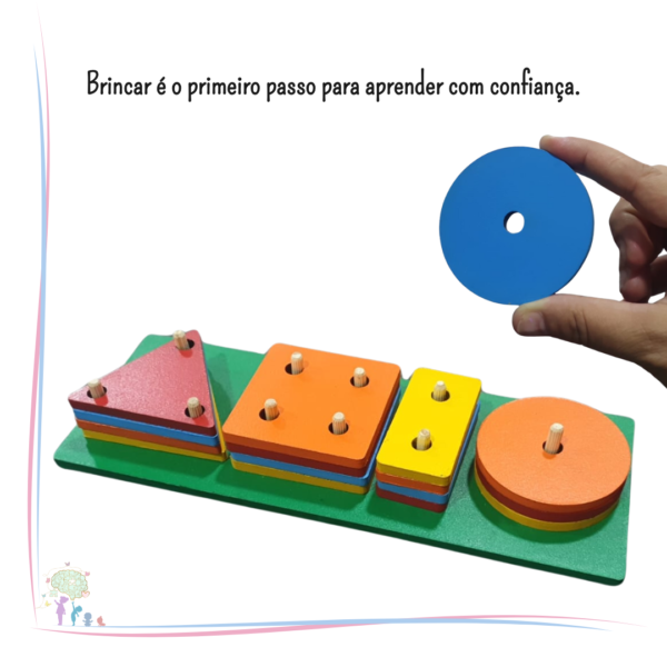 Formas Geométricas de Encaixe – Prancha Montessori em Madeira Colorida - Imagem 2